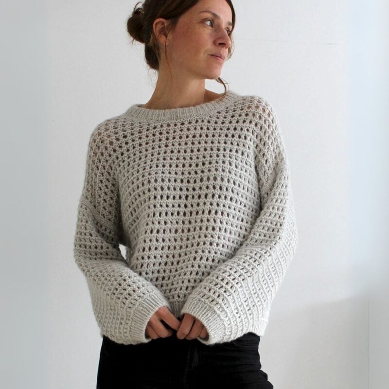 Strickset für den Pullover "Mesh" mit Wolle, Anleitung und Zubehör im Wollke-Shop. Perfekt für St.