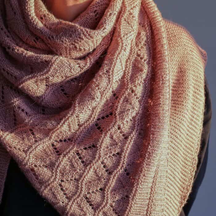 Strickset für Tuch "Ruhner" mit edler Wolle und Anleitung – Bild 1