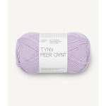Sandnes Garn Tynn Peer Gynt in Lavendel, perfekt für Strick- und Häkelprojekte.
