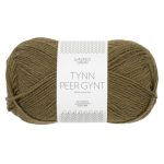 Sandnes Garn Tynn Peer Gynt in dunklem Olivgrün, ideal zum Stricken und Häkeln.
