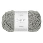 Sandnes Garn Smart Wolle in Grau, ideal zum Stricken und Häkeln.