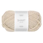 Sandnes Garn Smart Wolle in natürlichem Farbton, perfekt zum Stricken und Häkeln.