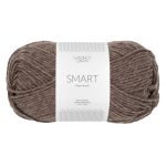 Sandnes Garn Smart Wolle in medium braun meliert, perfekt für Strick- und Häkelprojekte.