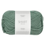Sandnes Garn Smart Wolle in Eukalyptusfarbe, perfekt für Stricken und Häkeln.