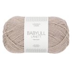 Sandnes Garn Babyull Lanett in Beige Mottled, weiches Garn für Strick- und Häkelprojekte.