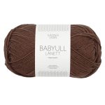 Sandnes Garn Babyull Lanett in Dunkelbraun, hochwertiges Garn für Strick- und Häkelprojekte.