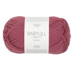 Sandnes Garn Babyull Lanett Garn in Mauve, perfekt für Strick- und Häkelprojekte.