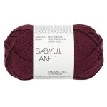 Sandnes Garn Babyull Lanett Garn in tiefem Burgund, perfekt für Strick- und Häkelprojekte.