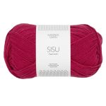 Sandnes Garn Sisu Garn in Rumba Red, perfekt für Strick- und Häkelprojekte.