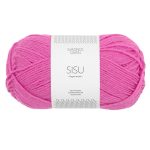 Sandnes Garn Sisu in Magenta, ideal für Stricken und Häkeln.