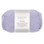 Sandnes Garn Sunday by PetiteKnit in perfektem Lila, ideal zum Stricken und Häkeln.