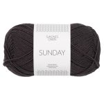 Sandnes Garn Sunday Wolle in dunklem Schwarz für Stricken und Häkeln.