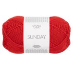 Sandnes Garn Sunday in leuchtendem Rot, perfekt für Strick- und Häkelprojekte.