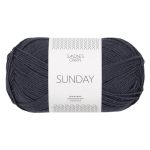 Sandnes Garn Sunday Wolle in Dunkelgrau-Blau, perfekt für Strick- und Häkelprojekte.