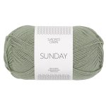 Sandnes Garn Sunday Wolle in dusty light green, perfekt für Stricken und Häkeln.