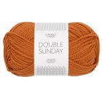 Sandnes Garn Double Sunday in Cognac, perfekt für Strick- und Häkelprojekte.