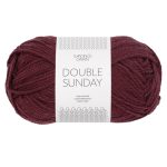 Sandnes Garn Double Sunday in Deep Burgundy, ideal zum Stricken und Häkeln.