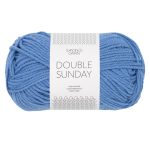 Sandnes Garn Double Sunday in der Farbe Regatta Blue, perfekt zum Stricken und Häkeln.