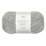 Sandnes Garn Alpakka Silke aus weichem, grauem Garn für Stricken und Häkeln.