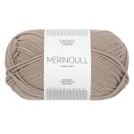 Sandnes Garn Merinoull in Light Acorn, hochwertiges Garn für Stricken und Häkeln.