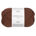 Sandnes Garn Merinoull in der Farbe 3073 Schokolade, perfekt zum Stricken und Häkeln.