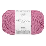 Sandnes Garn Merinoull in Pink, ideal zum Stricken und Häkeln.