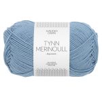 Sandnes Garn Tynn Merinoull in Hydrangea, weiches Garn für Stricken und Häkeln.