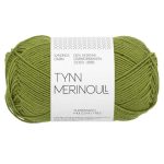 Sandnes Garn Tynn Merinoull in Matcha, grünes Garn zum Stricken und Häkeln.