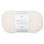 Sandnes Garn Borstet Alpakka in true white, ideal für Strick- und Häkelprojekte.