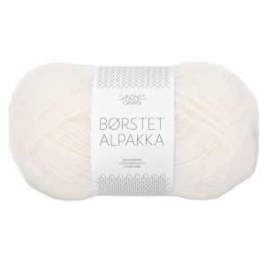 Sandnes Garn Borstet Alpakka in true white, ideal für Strick- und Häkelprojekte.