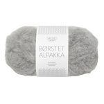 Sandnes Garn Borstet Alpakka in Grau, ideal zum Stricken und Häkeln.