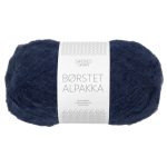 Sandnes Garn Borstet Alpakka in Navy, ideal für Strick- und Häkelprojekte.