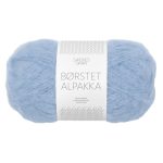 Sandnes Garn Borstet Alpakka in Light Blue, ideal zum Stricken und Häkeln.