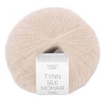 Sandnes Garn Tynn Silk Mohair in der Farbe Marzipan, Nahaufnahme des Garns.