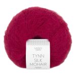 Sandnes Garn Tynn Silk Mohair in Rumba Red, weiches Garn für Strick- und Häkelprojekte.