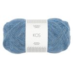 Sandnes Garn Kos Wolle in Dutch Blue, perfekt zum Stricken und Häkeln.