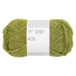 Sandnes Garn Kos Wolle in Matcha-Grün, perfekt für Strick- und Häkelprojekte.