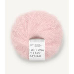 Sandnes Garn Ballerina Chunky Mohair in zartem Rosa, perfekt für Strick- und Häkelprojekte.