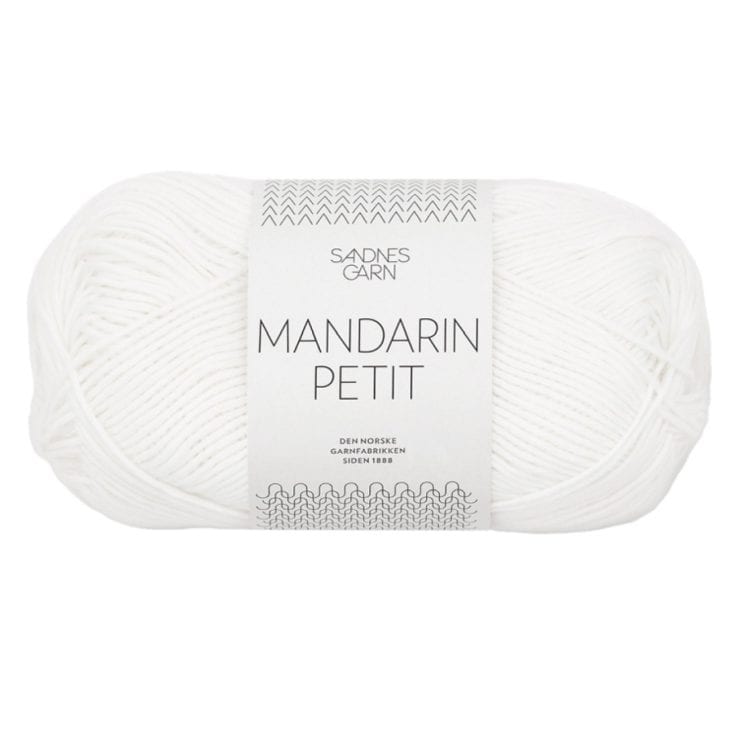 Sandnes Garn Mandarin Petit – col. 1001 true white Sandnes Garn Mandarin Petit in Weiß, ideal für Strick- und Häkelprojekte.