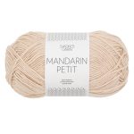 Sandnes Garn Mandarin Petit Garn in der Farbe Almond White.