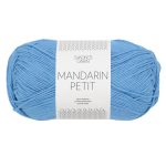 Sandnes Garn Mandarin Petit in Skylar Blue, ideal zum Stricken und Häkeln.