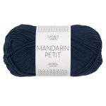 Sandnes Garn Mandarin Petit Garn in Seaside Navy, ideal zum Stricken und Häkeln.