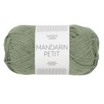 Sandnes Garn Mandarin Petit in Dusty Light Green, ideal zum Stricken und Häkeln.