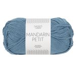 Sandnes Garn Mandarin Petit in der Farbe 9463 jeans, perfekt für Strick- und Häkelprojekte.