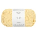 Sandnes Garn Duo Wolle in hellem Gelb, ideal zum Stricken und Häkeln.