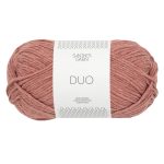 Sandnes Garn Duo Wolle in warm brown mottled, perfekt zum Stricken und Häkeln.