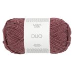 Sandnes Garn Duo in Dunkelpink, ideal zum Stricken und Häkeln.