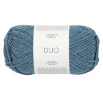 Sandnes Garn Duo Wolle in Jeansblau, perfekt zum Stricken und Häkeln.