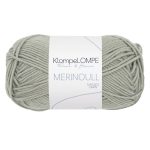 Sandnes Garn KlompeLOMPE Merinoull in Powder Green, weiches Garn für Stricken und Häkeln.