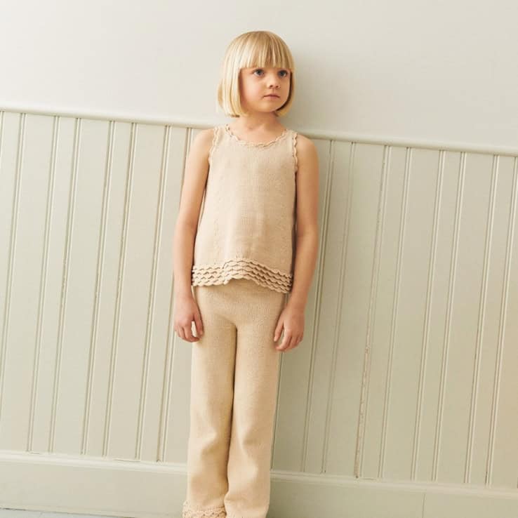 Roselyn Pants Junior Strickset ROSELYN PANTS JUNIOR mit Garn und Anleitung – Bild 1